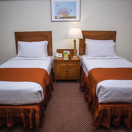 Hotel Mehran Karachi Bagian luar foto