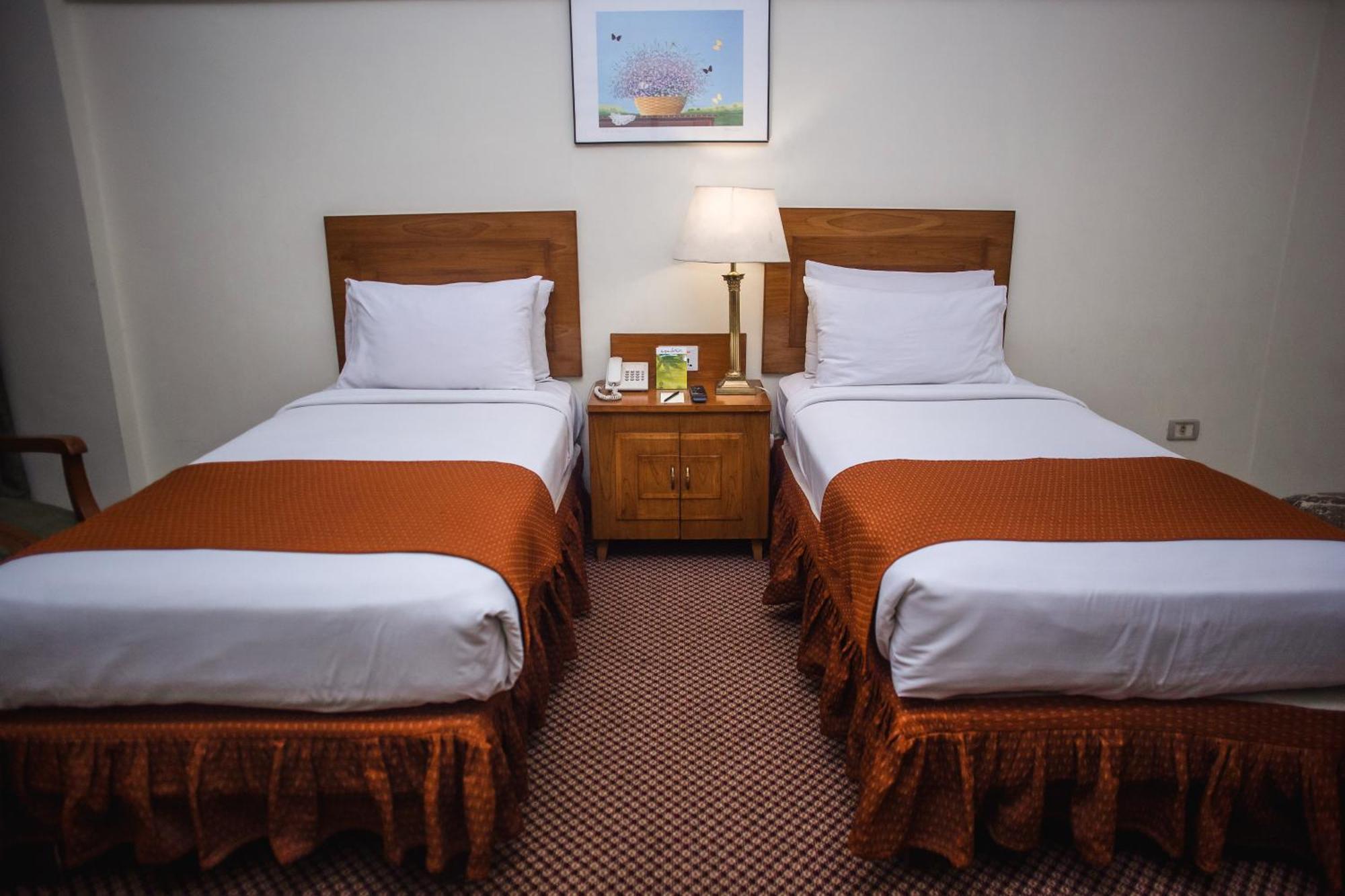 Hotel Mehran Karachi Bagian luar foto