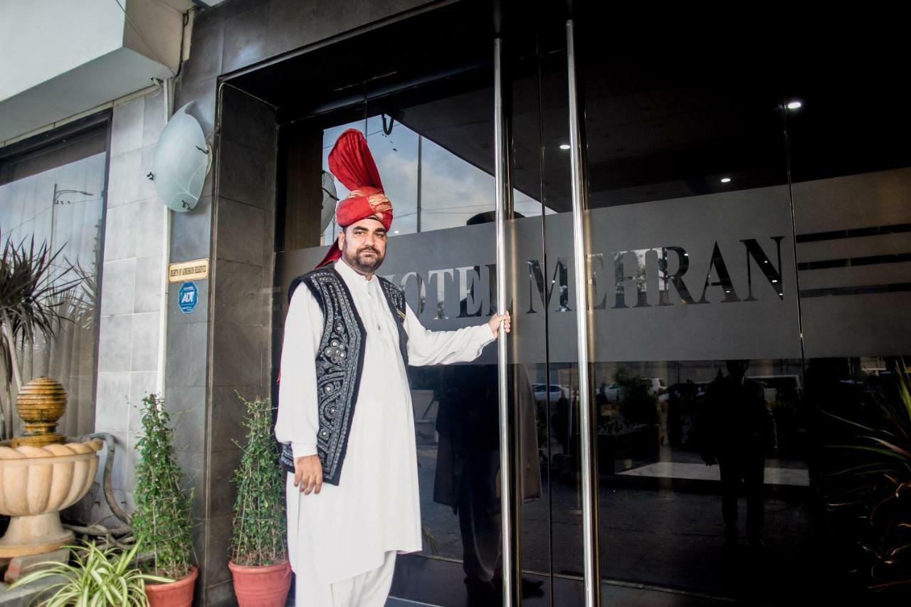 Hotel Mehran Karachi Bagian luar foto
